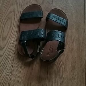 Girls sandals
